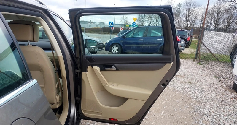 Volkswagen Passat cena 32900 przebieg: 186000, rok produkcji 2011 z Kolonowskie małe 92